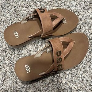 Ugg flip flops